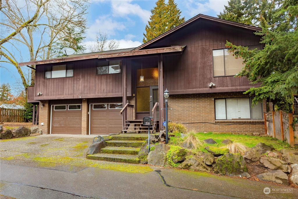 Photo of 3510 NE 90th Street, Seattle, WA 98115 (MLS # 2038087)