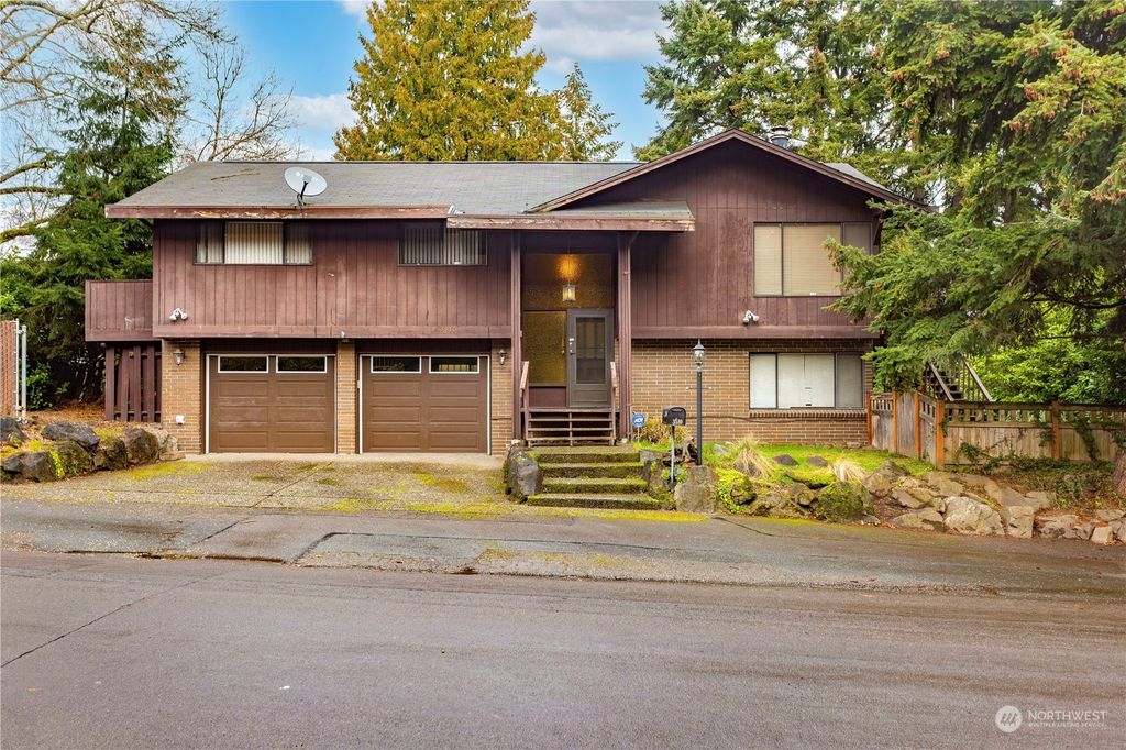 Photo of 3510 NE 90th Street, Seattle, WA 98115 (MLS # 2038087)