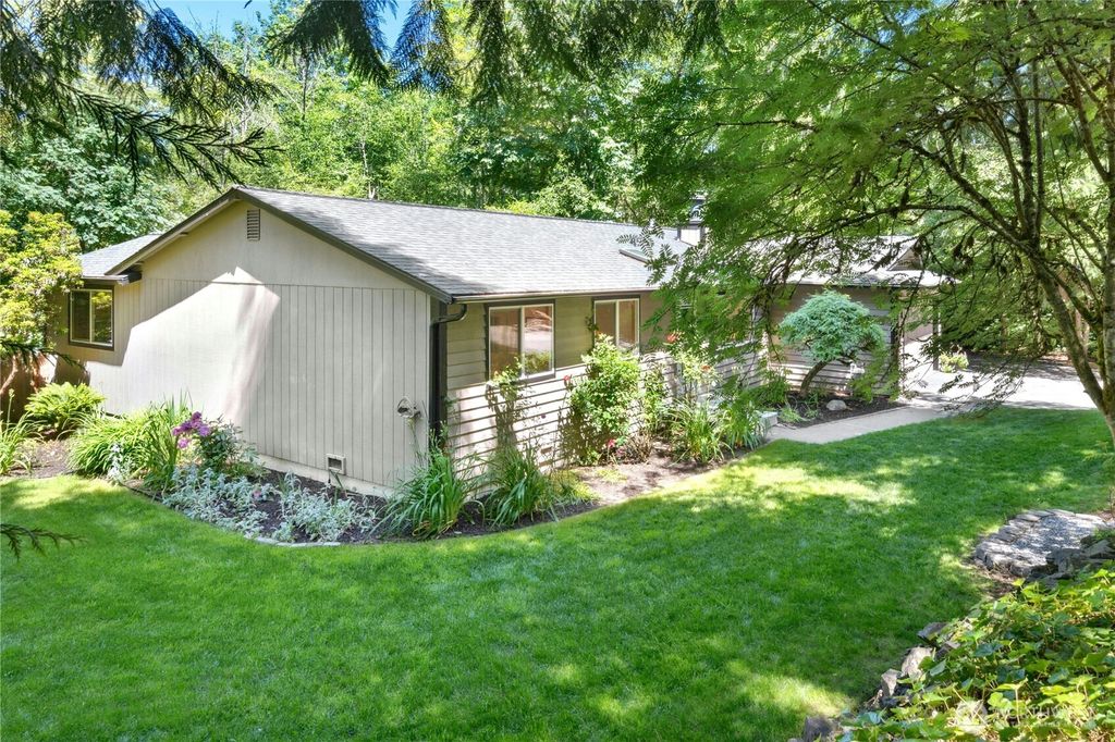 Photo of 23023 38th Court W, Brier, WA 98036 (MLS # 2391583)