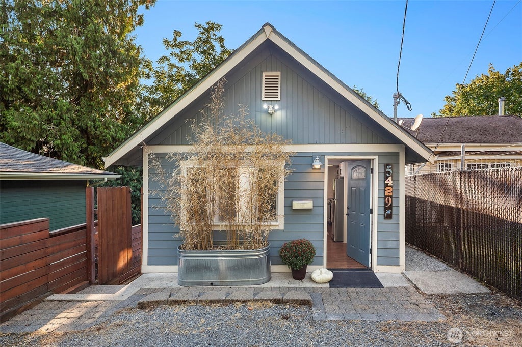 Photo of 5429 Renton Avenue S, Seattle, WA 98118 (MLS # 2591675)