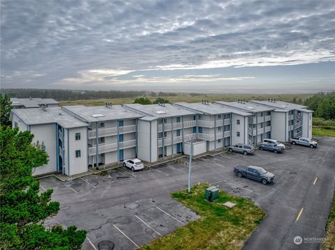 210 26th Street 406A Long Beach WA 98631