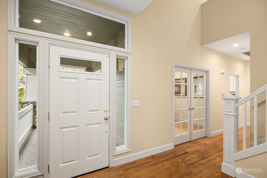 Photo of 210 249 Place NE, Sammamish, WA 98074 (MLS # 2226578)
