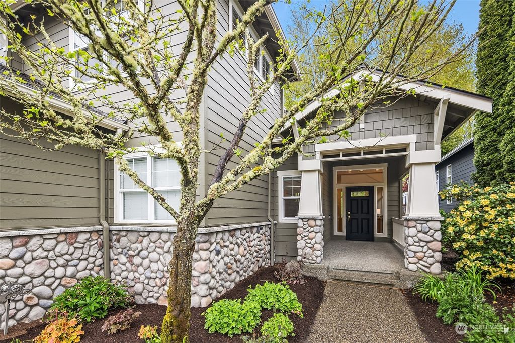 Photo of 210 249 Place NE, Sammamish, WA 98074 (MLS # 2226578)