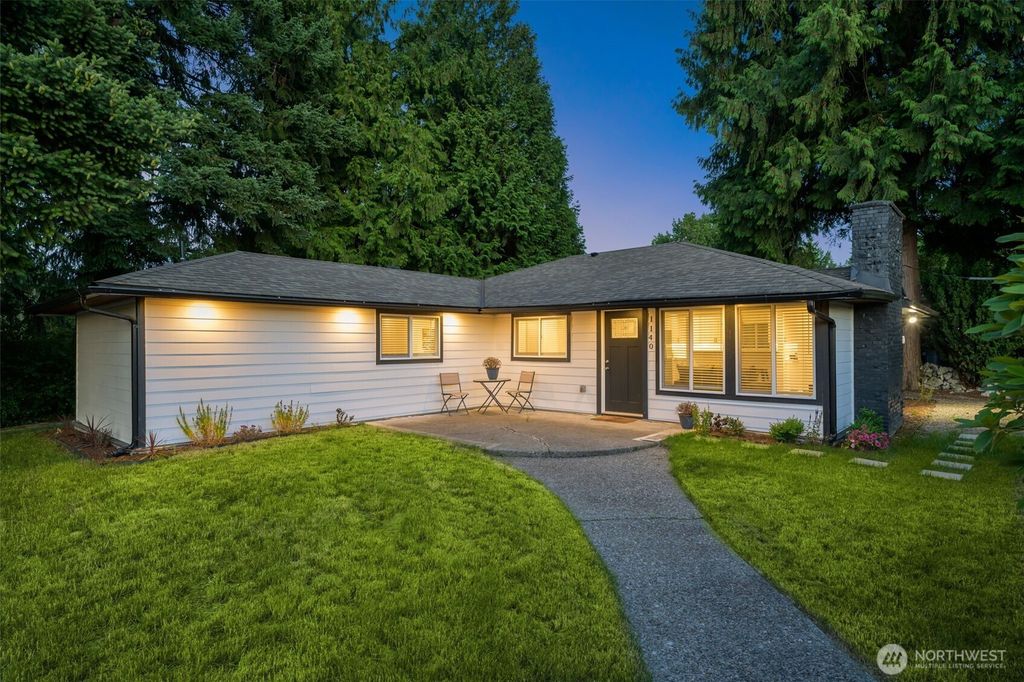 Photo of 1210 E Seattle St, Kent, WA 98030 (MLS # 2544296)