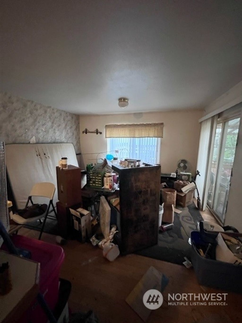 Photo of 23 4th Avenue S, Algona, WA 98001 (MLS # 2165769)