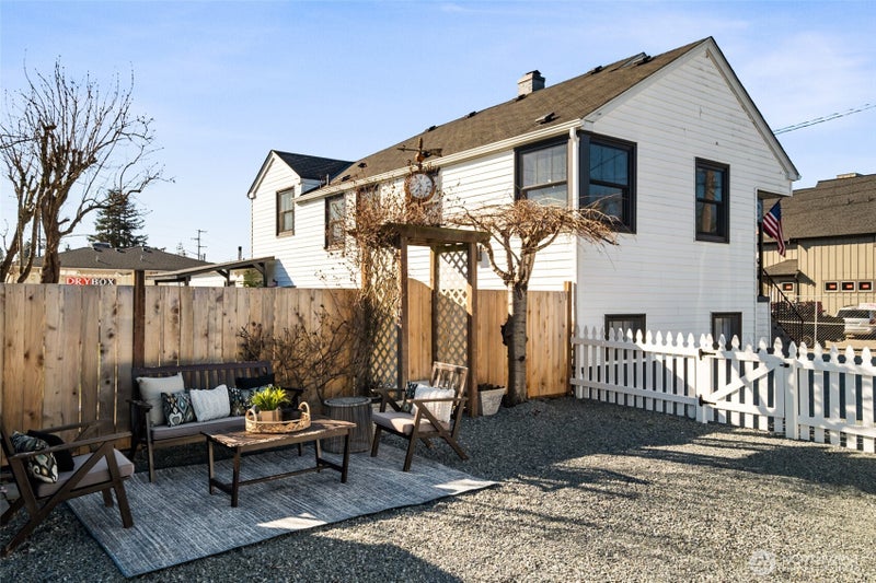 437 Main Street