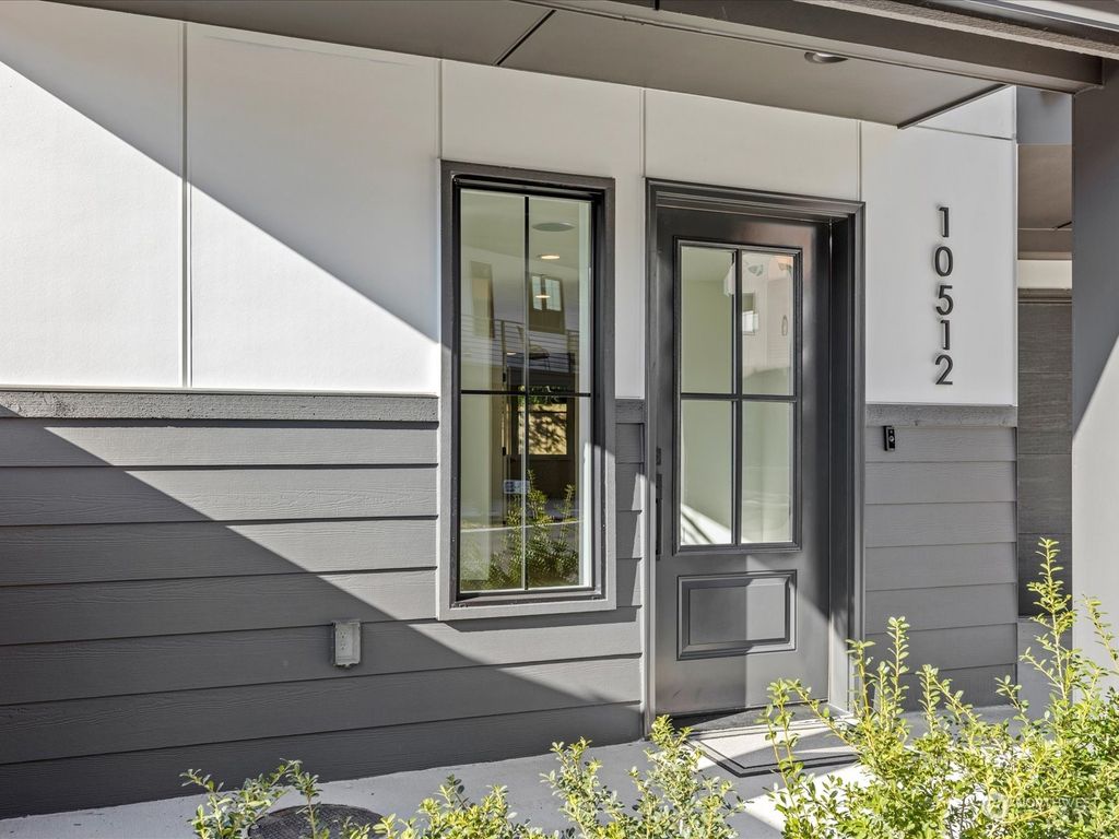 Photo of 10512 SE 10th Lane, Bellevue, WA 98004 (MLS # 2060167)