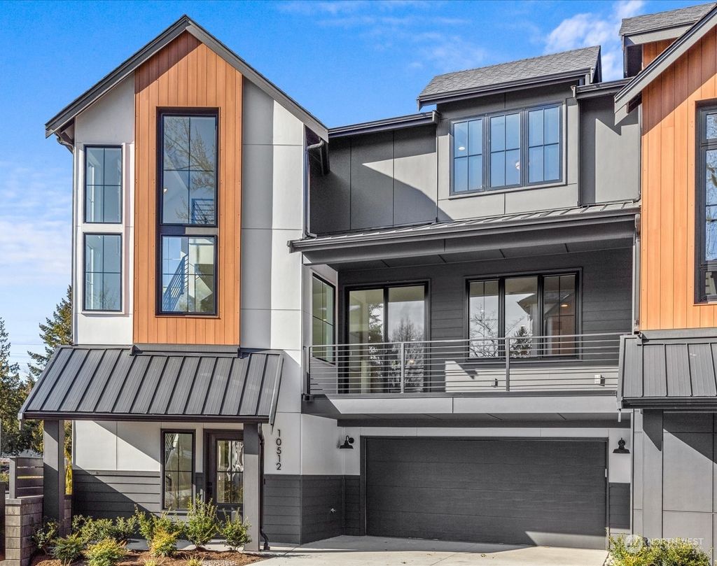 Photo of 10512 SE 10th Lane, Bellevue, WA 98004 (MLS # 2060167)