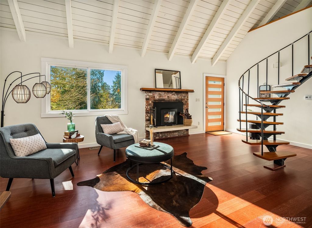 Photo of 11022 Palisades Avenue SW, Vashon, WA 98070 (MLS # 2477910)