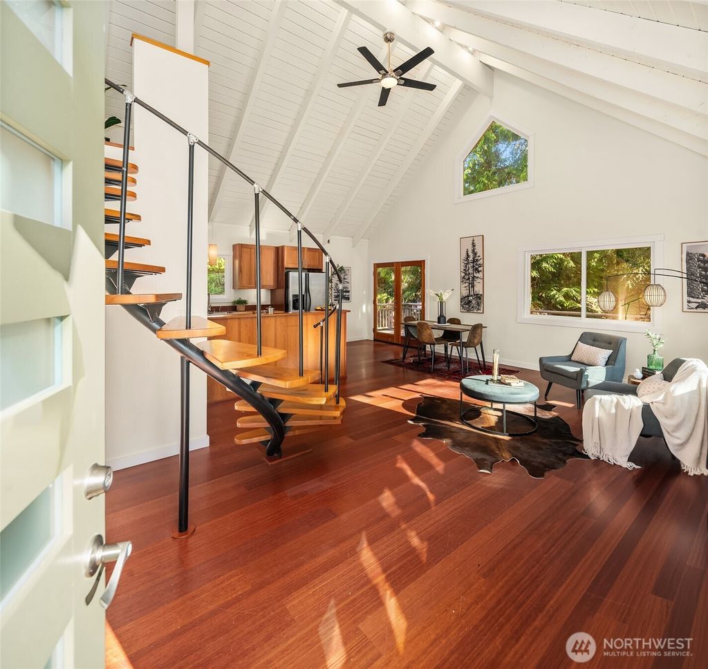 Photo of 11022 Palisades Avenue SW, Vashon, WA 98070 (MLS # 2477910)