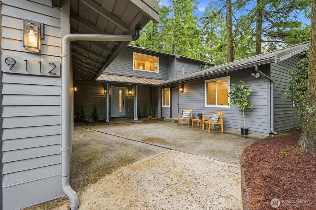 Photo of 9112 120th Avenue SE, Newcastle, WA 98056 (MLS # 2461521)