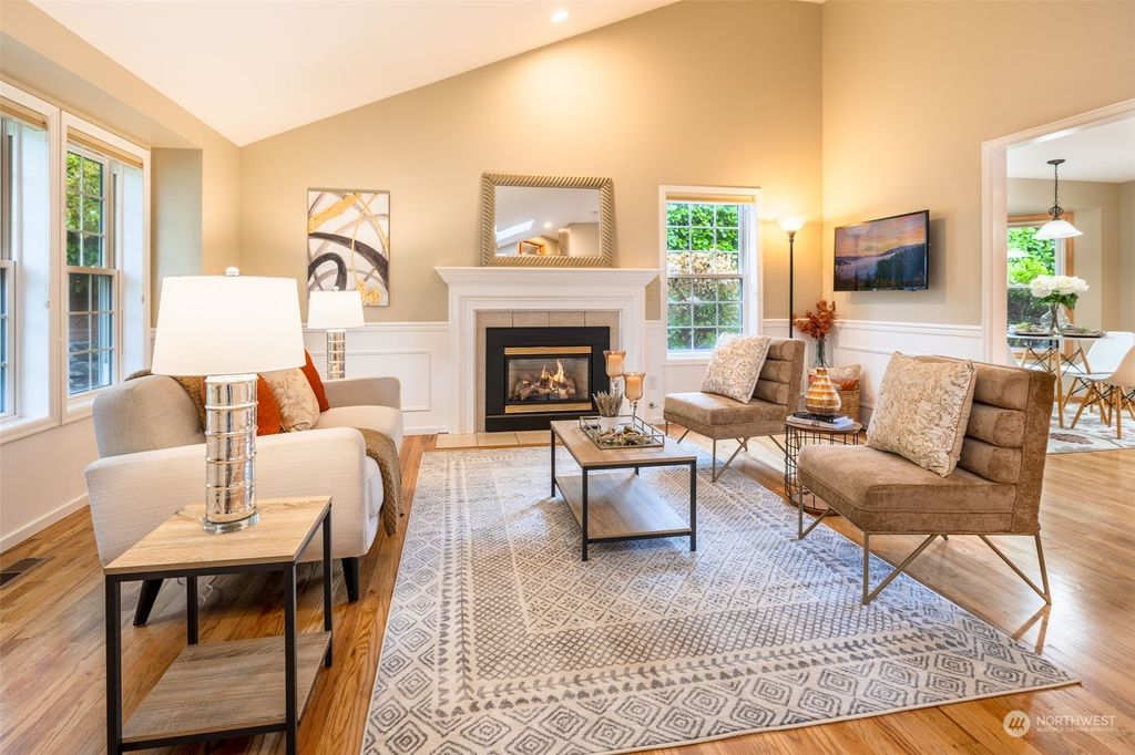 Photo of 180 SW Gibson Lane, Issaquah, WA 98027 (MLS # 2166739)