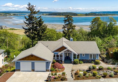 Photo of 2390 SW Freund Street, Oak Harbor, WA 98277 (MLS # 2516468)