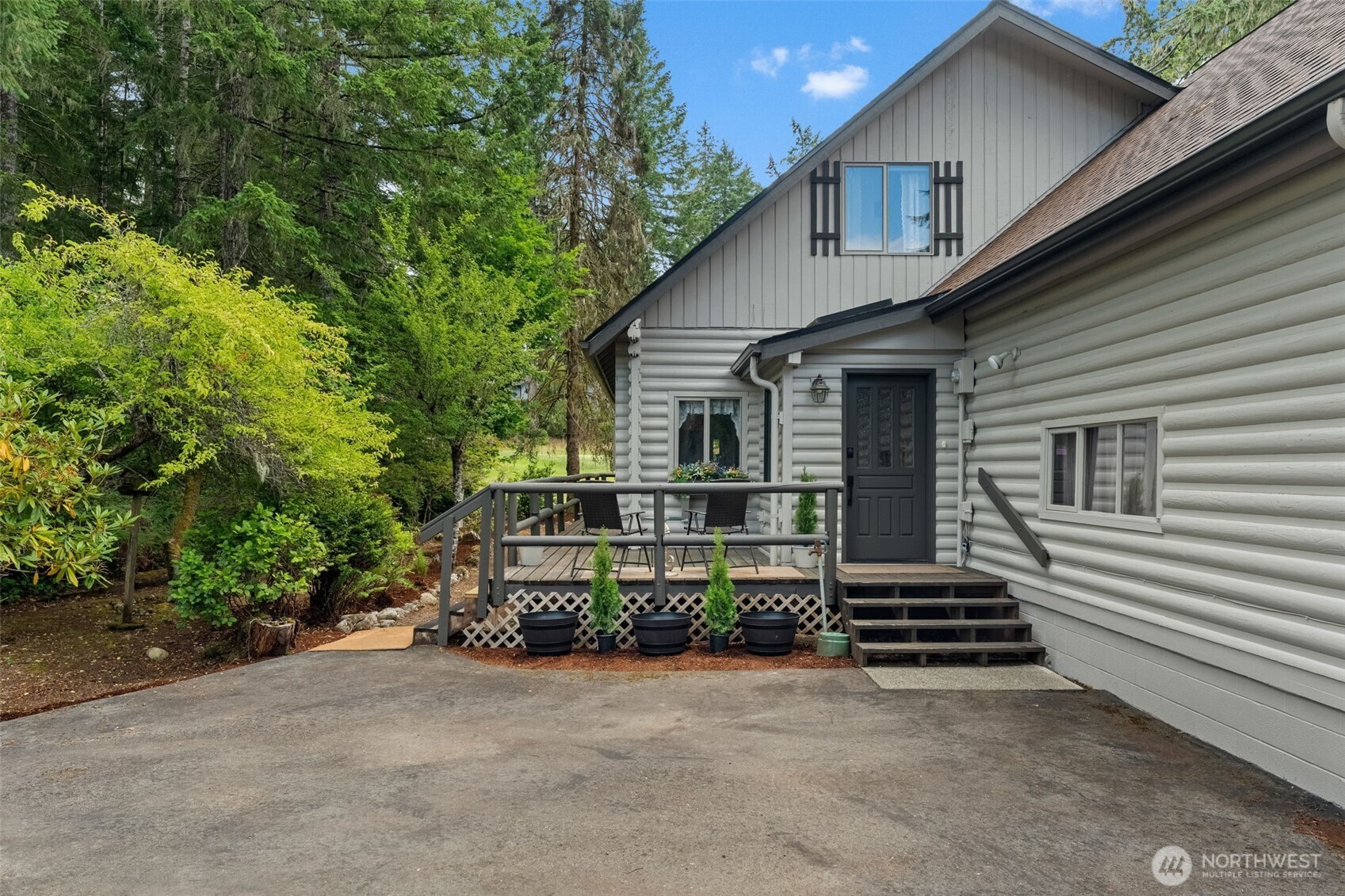 770 E Country Club Drive E