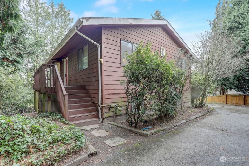 Photo of 3232 S 164th Street, SeaTac, WA 98188 (MLS # 2196212)