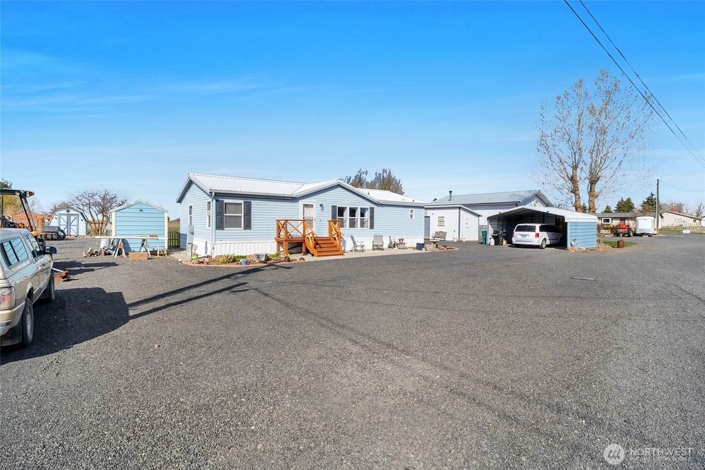 Photo of 365 NE Adams Road, Creston, WA 99117 (MLS # 2499569)