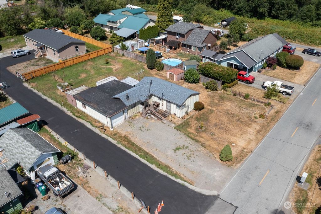 Photo of 108 Butte Avenue, Pacific, WA 98047 (MLS # 2143486)