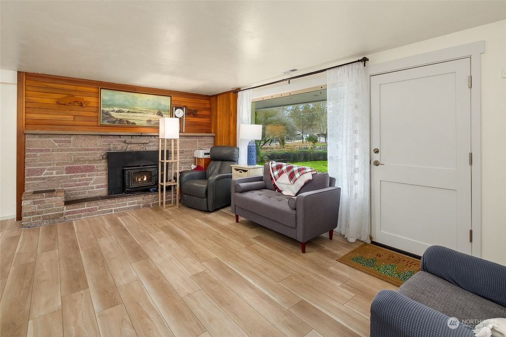 Photo of 22905 59th Avenue W, Mountlake Terrace, WA 98043 (MLS # 2316894)