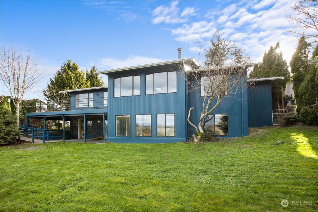 Photo of 12915 77th Place SE, Snohomish, WA 98290 (MLS # 2202937)