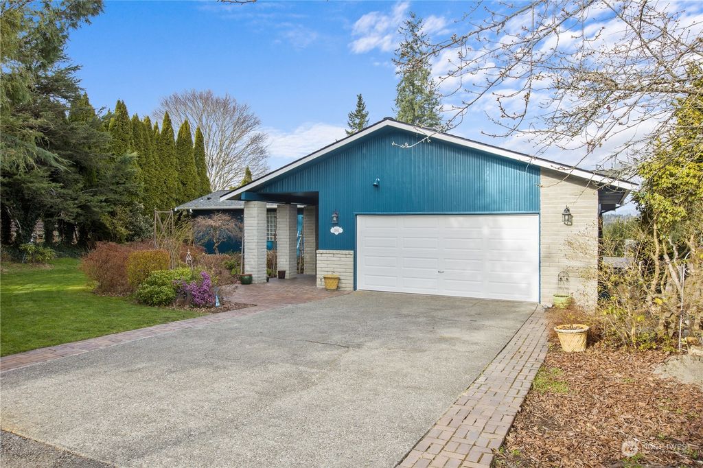 Photo of 12915 77th Place SE, Snohomish, WA 98290 (MLS # 2202937)