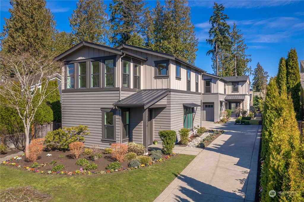 Photo of 3838 94th Avenue NE, Yarrow Point, WA 98004 (MLS # 2054931)