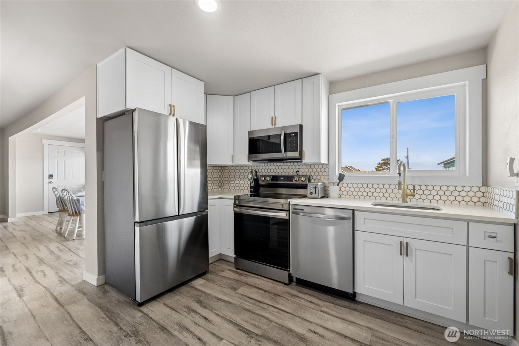 34 4th Street S