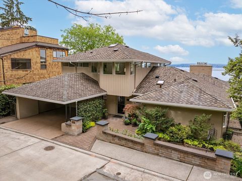 Photo of 2530 Mount Claire Drive S, Seattle, WA 98144 (MLS # 2511889)