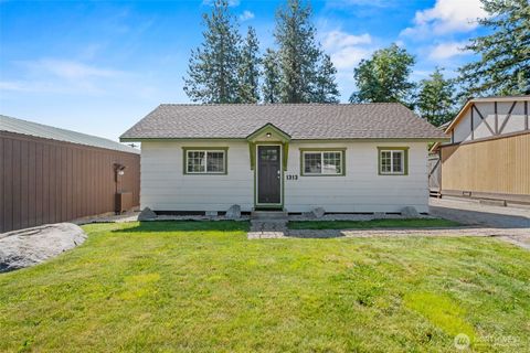 Photo of 1313 Front Street, Leavenworth, WA 98826 (MLS # 2403861) Photo of 1313 Front Street, Leavenworth, WA 98826 (MLS # 2403861)