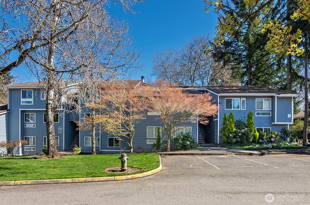 Photo of 4120 212th Street SW #B301, Mountlake Terrace, WA 98043 (MLS # 2504912)