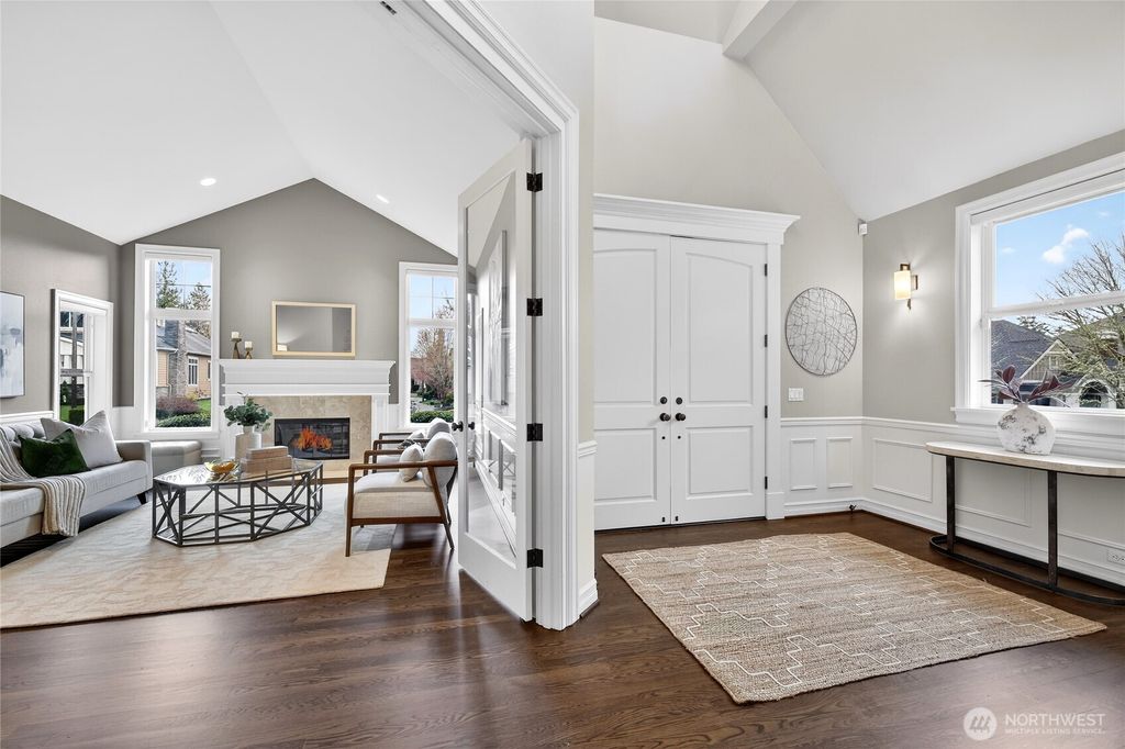 Photo of 202 259th Avenue NE, Sammamish, WA 98074 (MLS # 2494244)