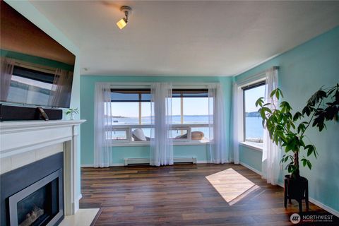 Photo of 747 SE Bayshore Drive #202, Oak Harbor, WA 98277 (MLS # 2514285)