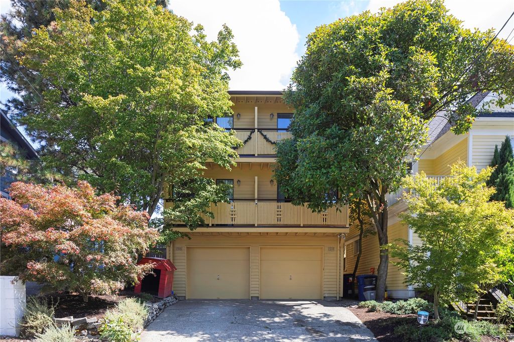 Photo of 1514 Nob Hill Avenue N, Seattle, WA 98109 (MLS # 2298540)