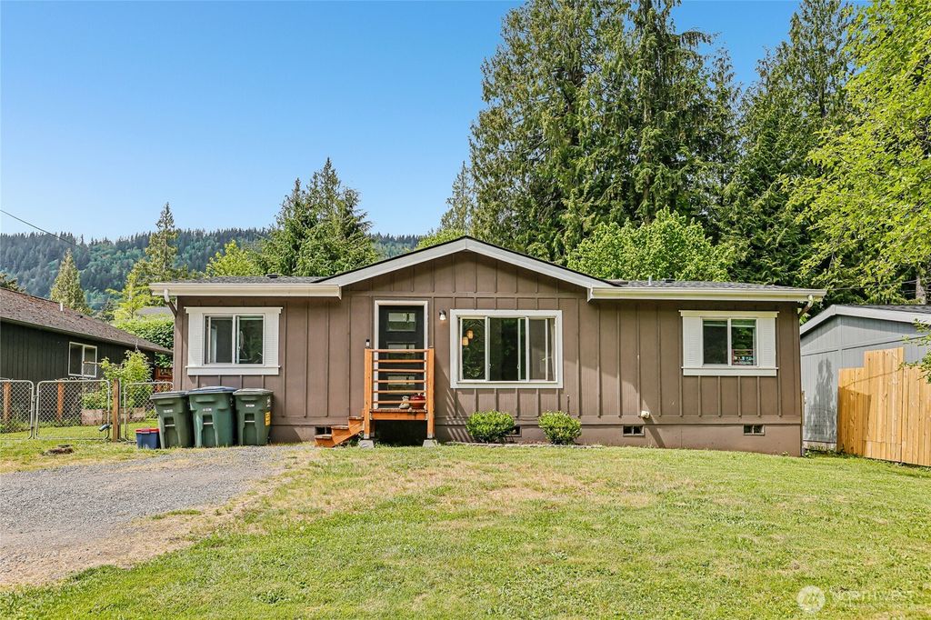 Photo of 463 Cain Lake Rd RD, Sedro Woolley, WA 98284 (MLS # 2527568)