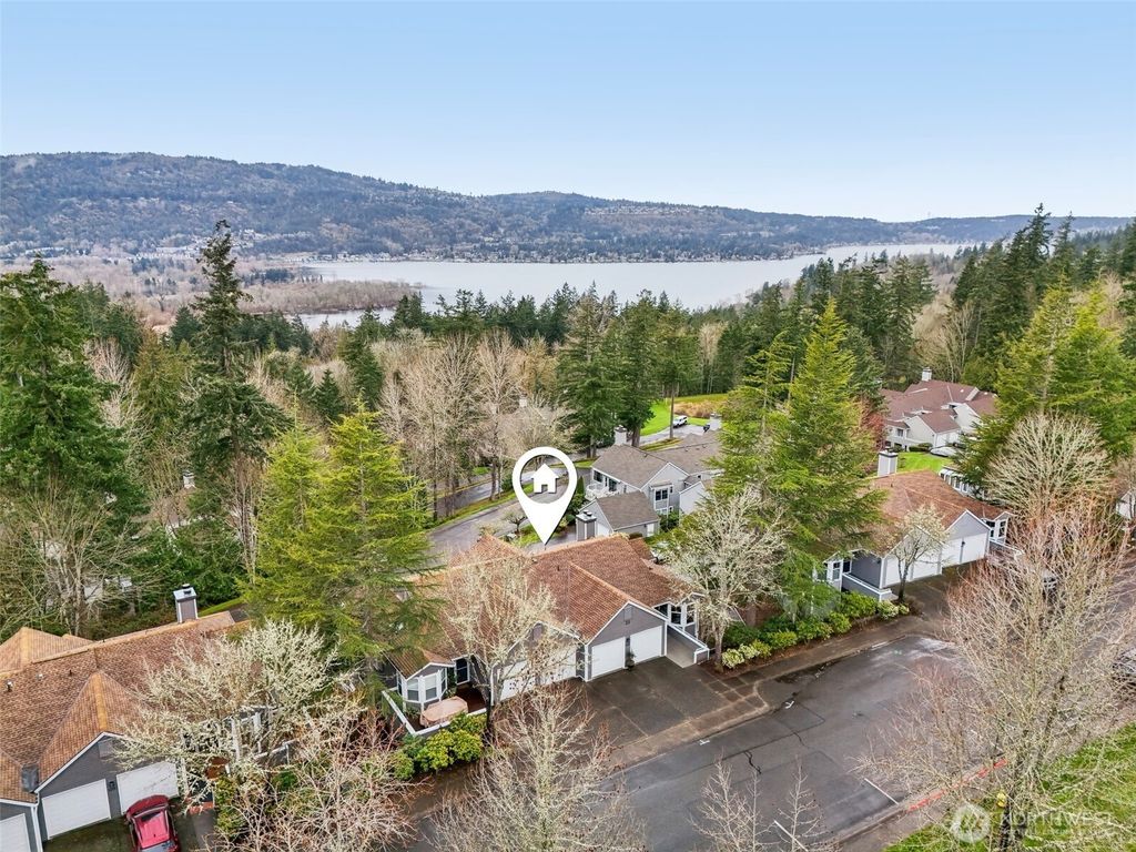 Photo of 4243 Providence Point Drive SE #2100, Issaquah, WA 98029 (MLS # 2344777)