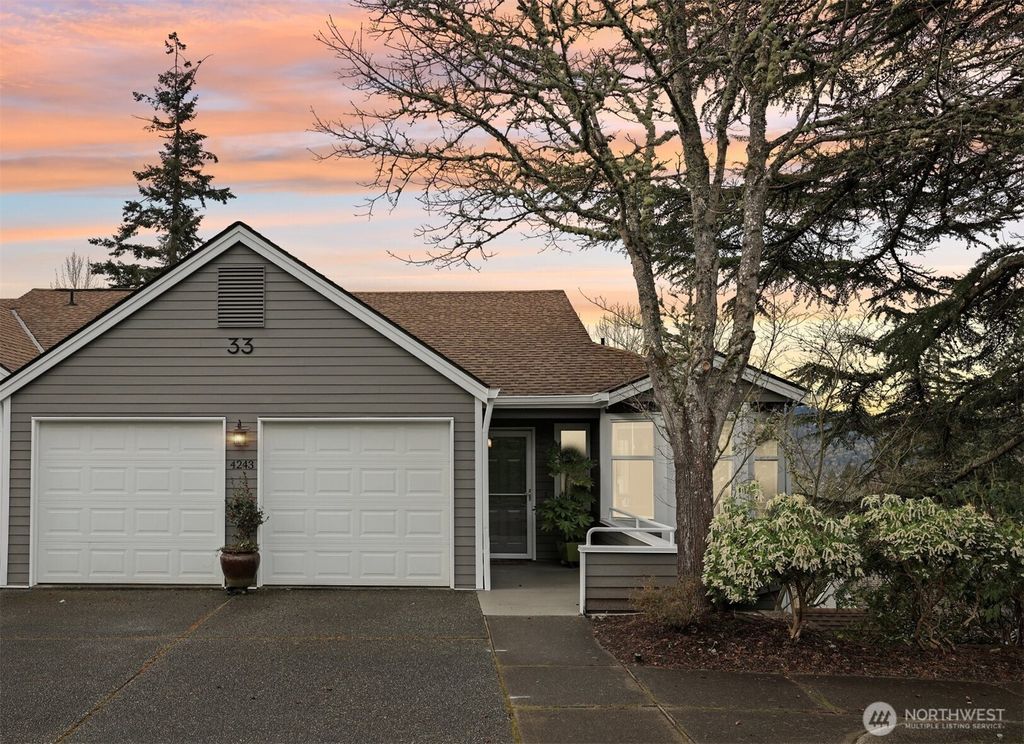 Photo of 4243 Providence Point Drive SE #2100, Issaquah, WA 98029 (MLS # 2344777)