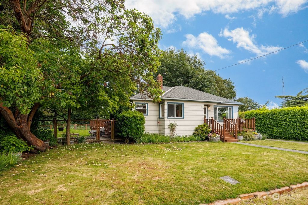 Photo of 224 S 107th Street, Seattle, WA 98168 (MLS # 2251510)