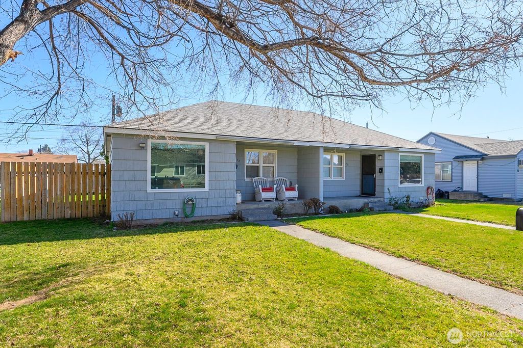 Photo of 50 52 G Street NE, Ephrata, WA 98823 (MLS # 2492378)
