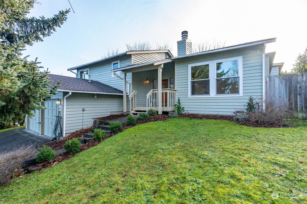 Photo of 14629 SE 274th Court, Kent, WA 98042 (MLS # 2188837)