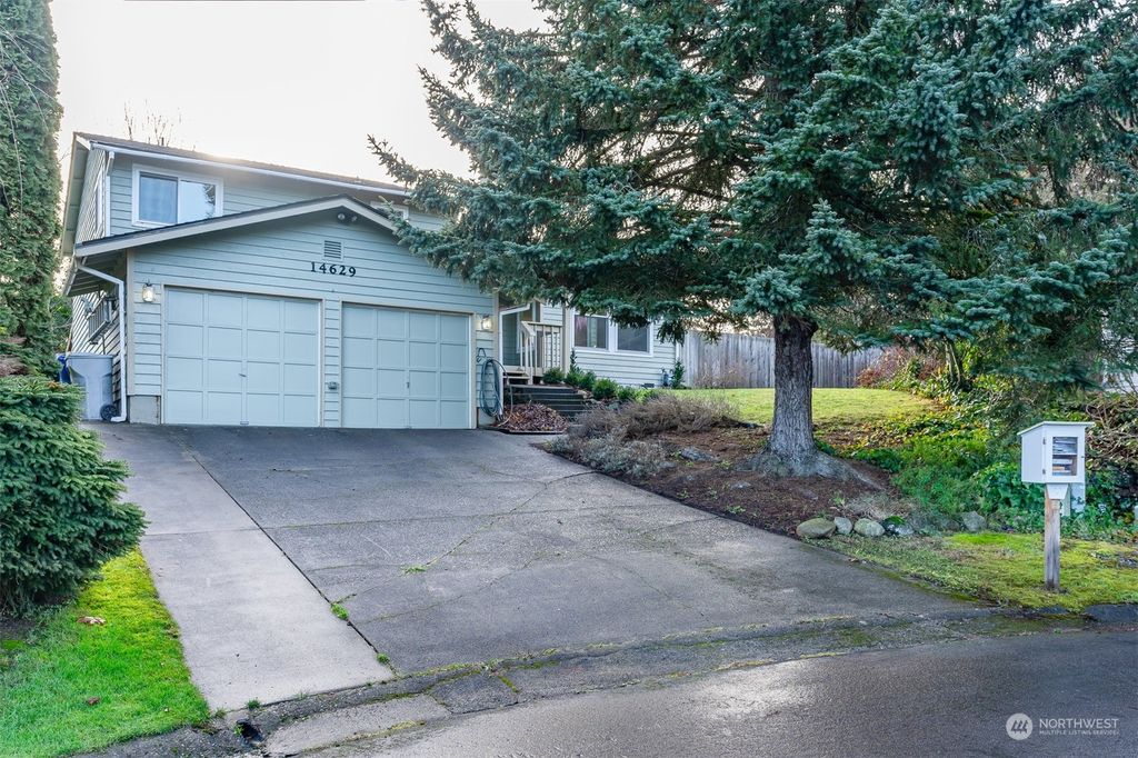Photo of 14629 SE 274th Court, Kent, WA 98042 (MLS # 2188837)