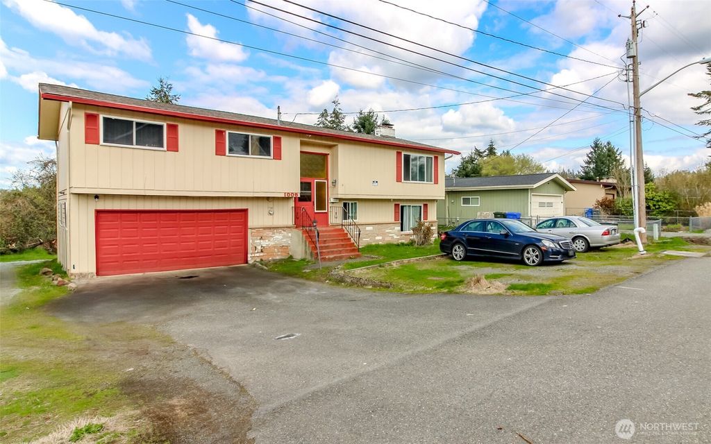 Photo of 1005 E Guiberson Street, Kent, WA 98030 (MLS # 2354124)
