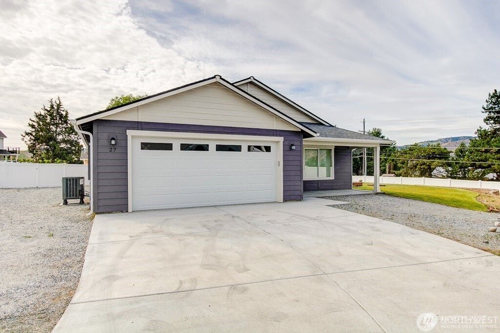 Photo of 27 Jonagold Lane, Manson, WA 98831 (MLS # 2465066)