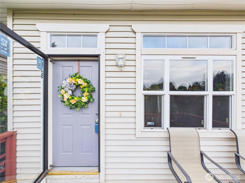 Photo of 1108 S 207th Street, SeaTac, WA 98198 (MLS # 2563400)