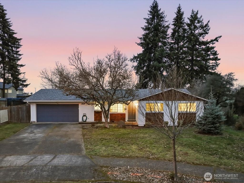 Photo of 14302 NE 16th Street, Vancouver, WA 98684 (MLS # 2474562)