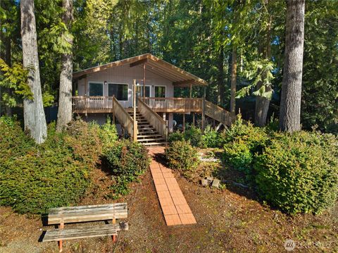 Photo of 2520 E Saint Andrews Drive N, Shelton, WA 98584 (MLS # 2480675)