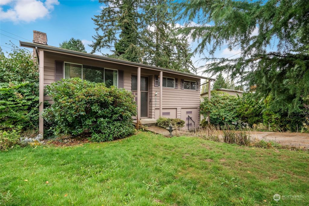 Photo of 2529 NE 203rd Street, Shoreline, WA 98155 (MLS # 2304596)