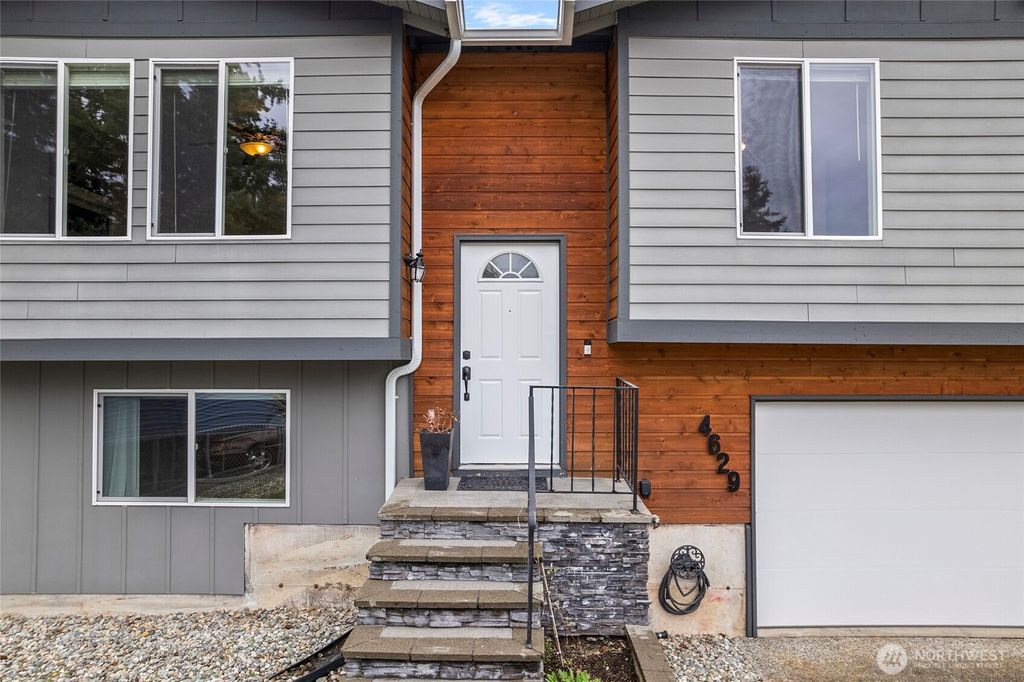 Photo of 4629 135th Street NE, Marysville, WA 98271 (MLS # 2347787)