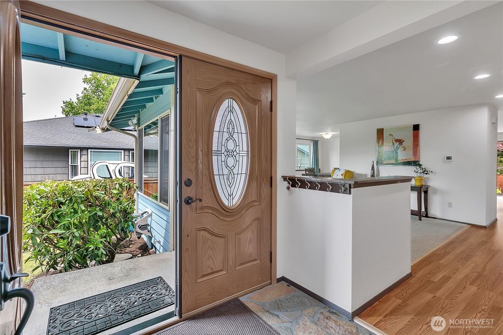 Photo of 15442 21 Avenue SW, Burien, WA 98166 (MLS # 2389749)