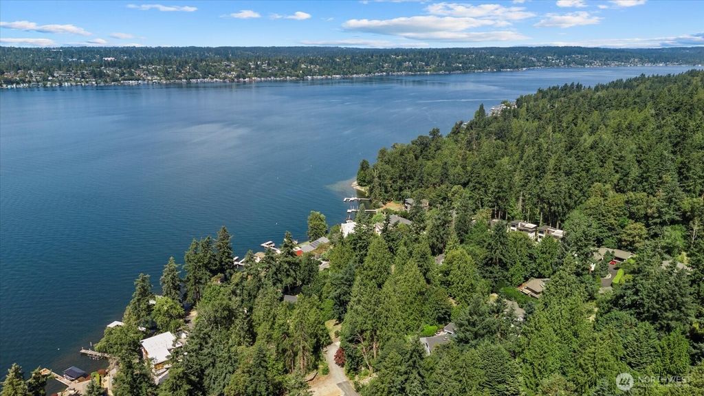 Photo of 7104 NE 118th Street, Kirkland, WA 98034 (MLS # 2413832)