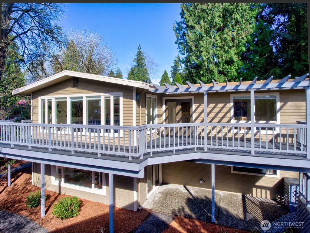 Photo of 11717 NE 73rd Street, Kirkland, WA 98033 (MLS # 2356529)