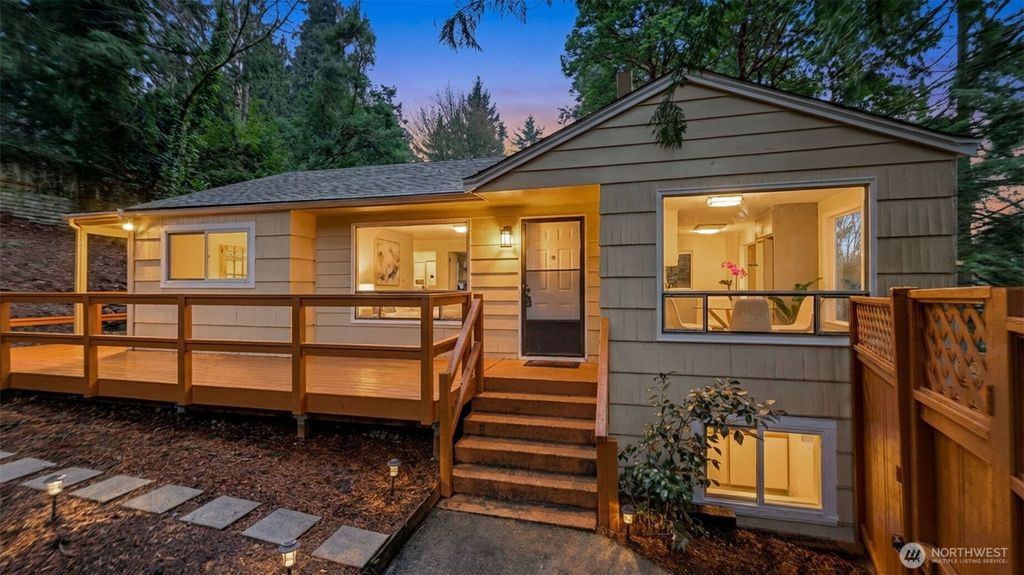 Photo of 13909 4th Avenue NE, Seattle, WA 98125 (MLS # 2459286)